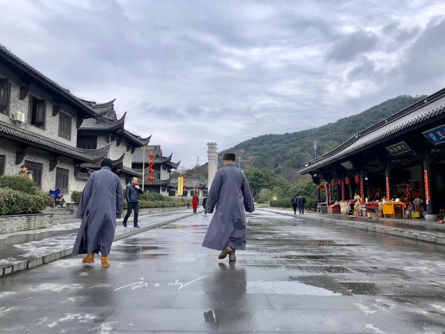 浙江宁波最“良心”的寺庙，素餐厅只要10块钱一个人，游客：感动