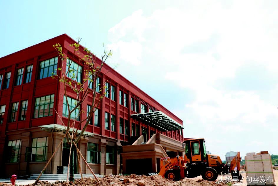 黄梅小学正在加紧建设中